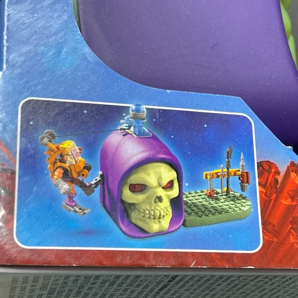 Mega Construx Masters Of The Universe Glow in the Dark Skeletor Head Fisto - Picture 6 of 9